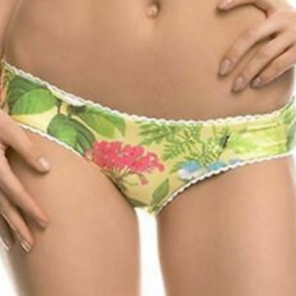 Isabella Rose surrender hipster bikini bottom